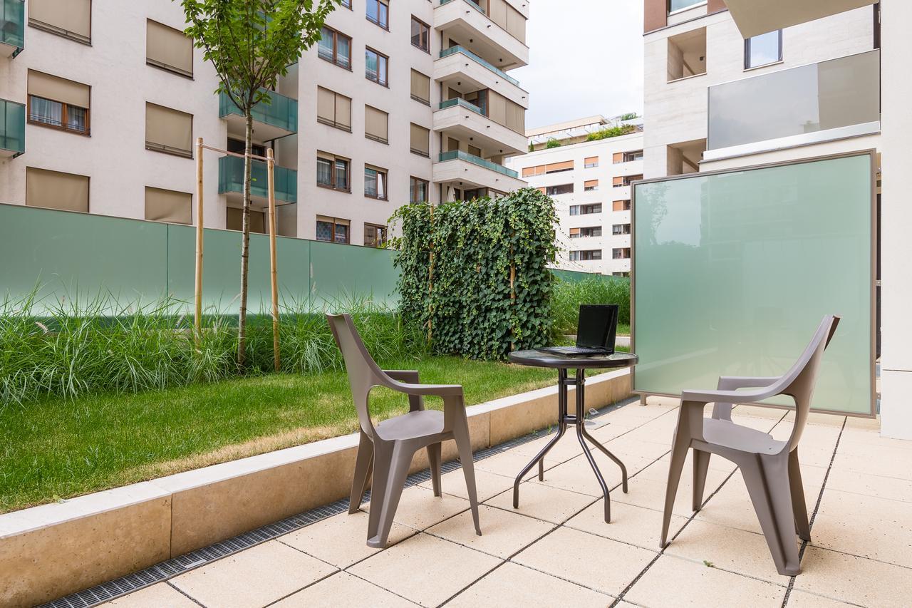 Corvin Holiday Apartments Hotel Budapest Exterior photo
