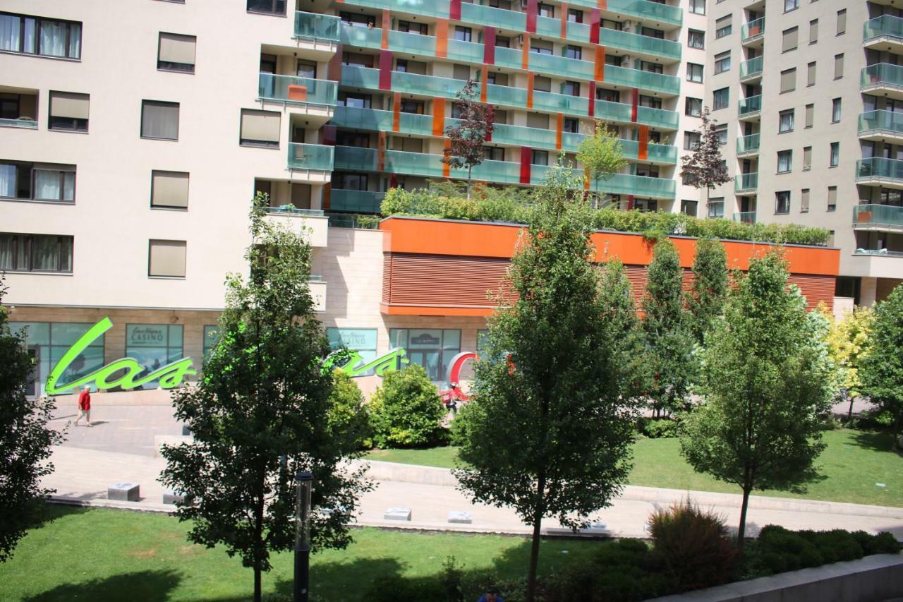 Corvin Holiday Apartments Hotel Budapest Exterior photo