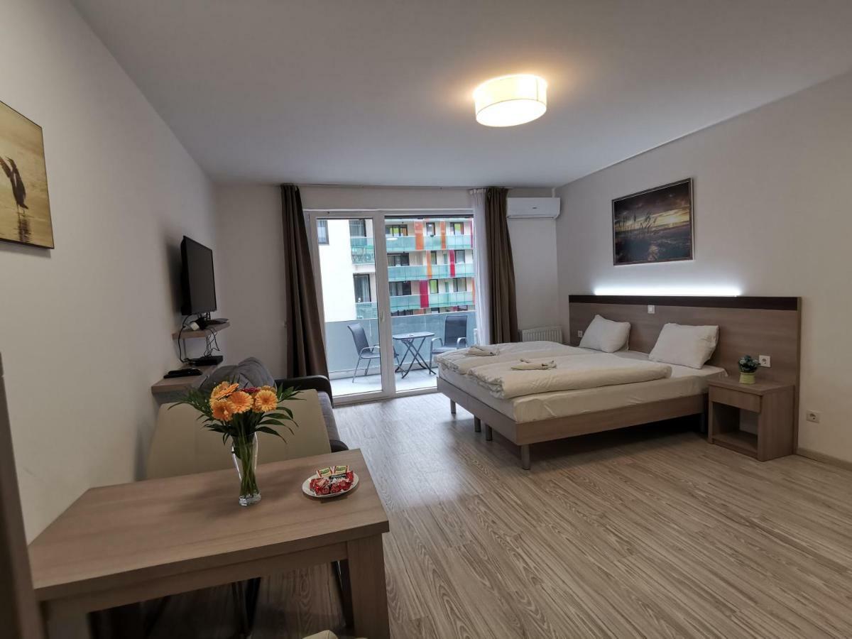 Corvin Holiday Apartments Hotel Budapest Exterior photo