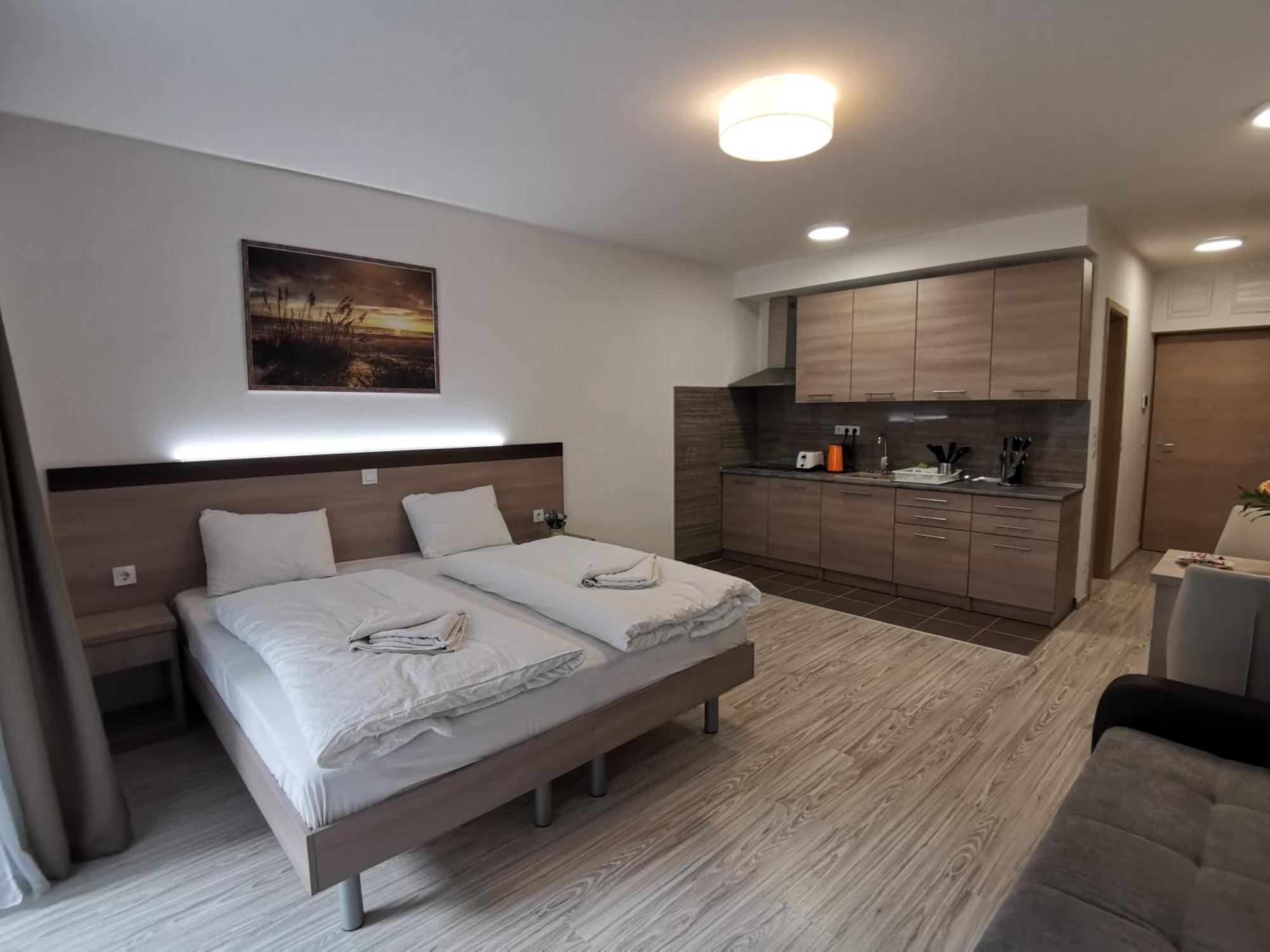 Corvin Holiday Apartments Hotel Budapest Exterior photo