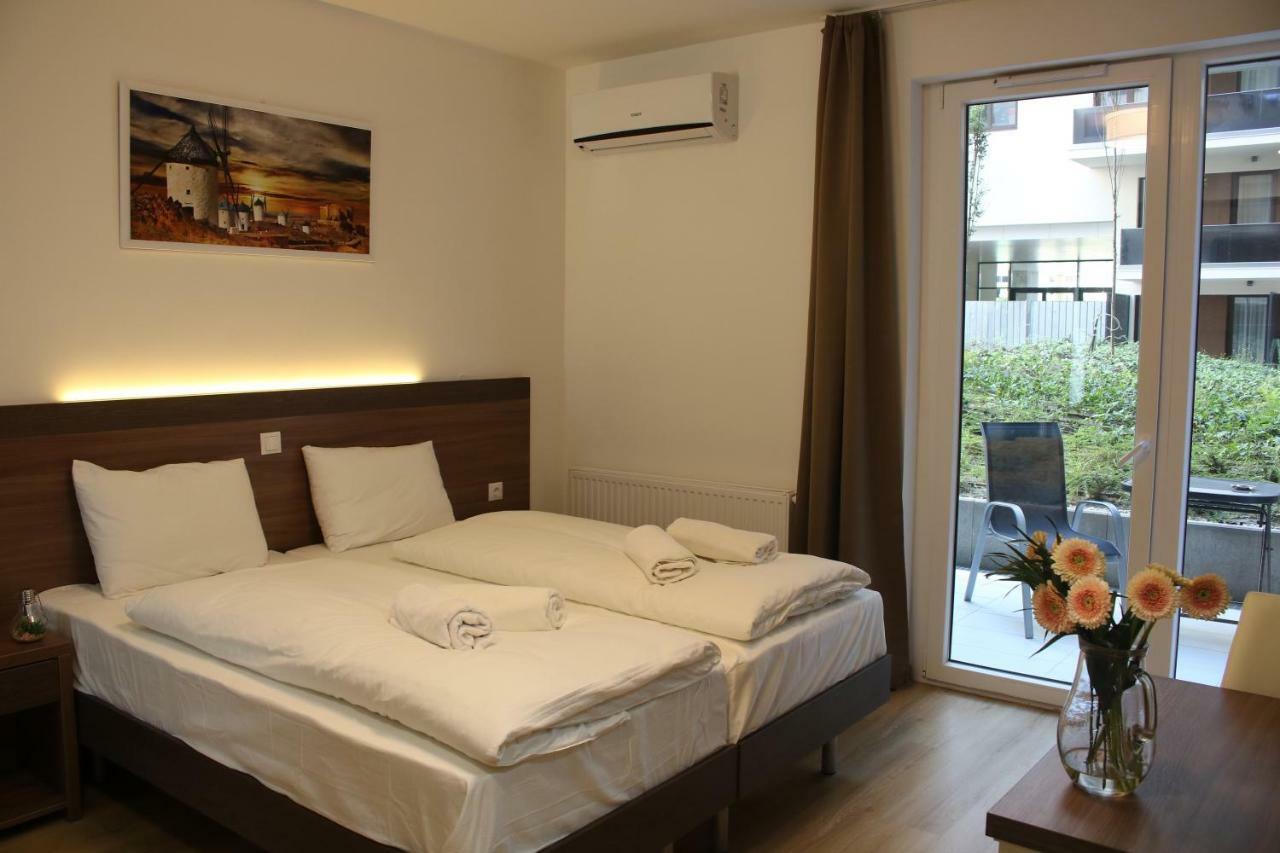 Corvin Holiday Apartments Hotel Budapest Exterior photo